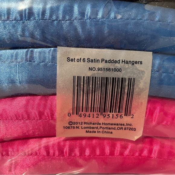 Richards 6 PCS 15" Satin Padded wood hangers Dress Lingerie Bridal Clothes - Picture 3 of 6